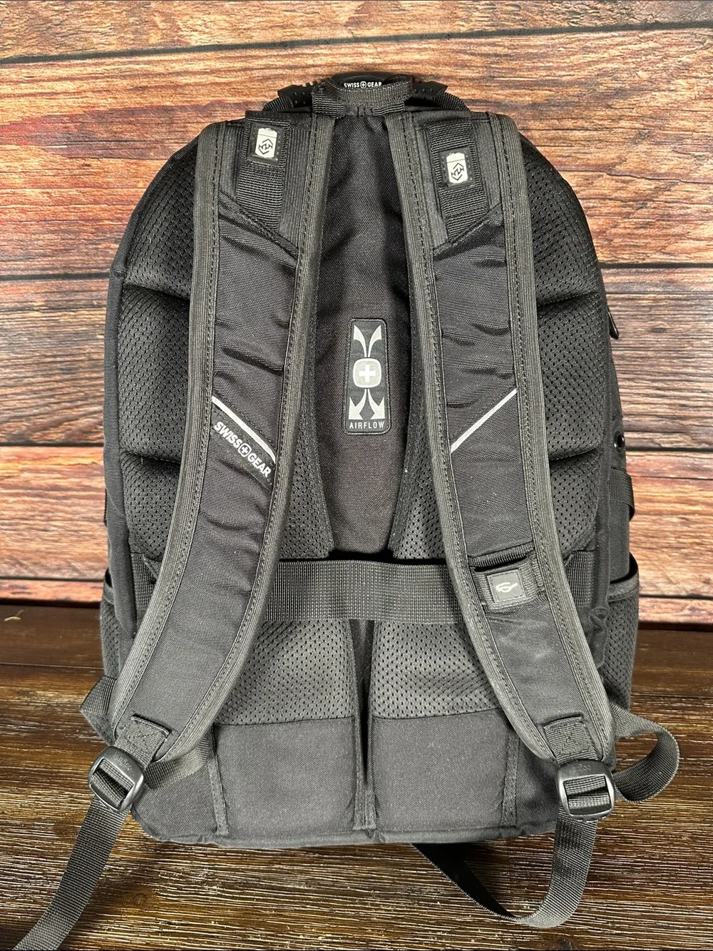 SwissGear Black Men's Everyday Travel & Laptop Backpack